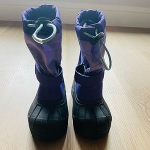 Columbia kids snow boots size 10